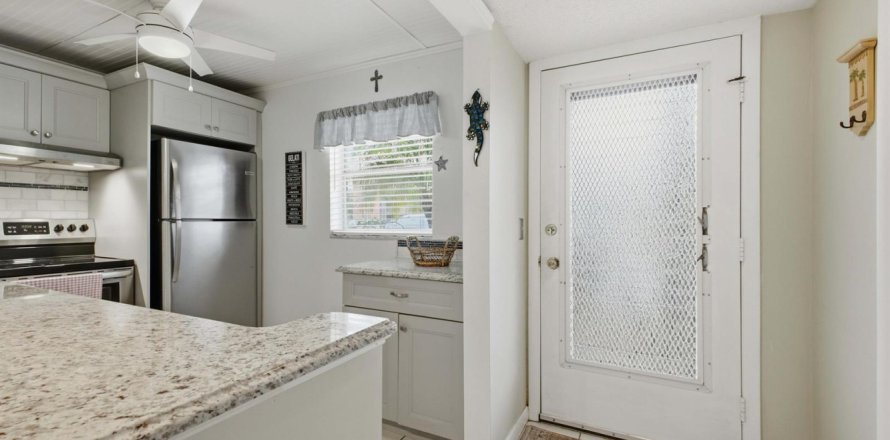 Condo in Boynton Beach, Florida, 1 bedroom № 2388015