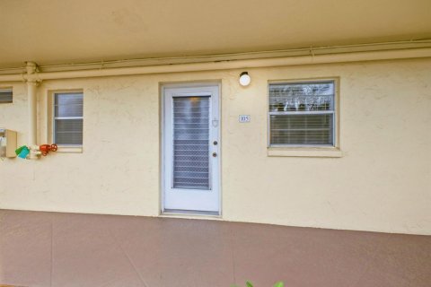 Condo in Boynton Beach, Florida, 1 bedroom № 2388015 - photo 21