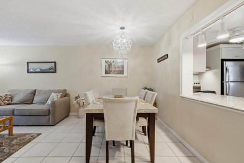 Condo in Boynton Beach, Florida, 1 bedroom № 2388015 - photo 8