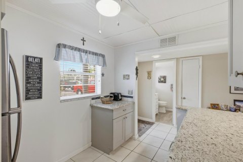 Condo in Boynton Beach, Florida, 1 bedroom № 2388015 - photo 5