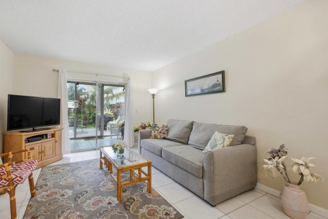 Condo in Boynton Beach, Florida, 1 bedroom № 2388015 - photo 11
