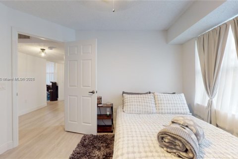 Condo in Sunrise, Florida, 3 bedrooms  № 1788367 - photo 14