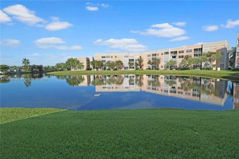 Condo in Sunrise, Florida, 3 bedrooms  № 1788367 - photo 26
