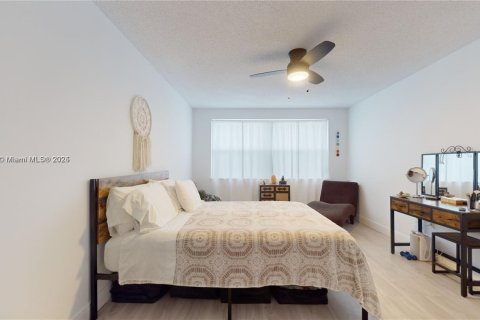 Condo in Sunrise, Florida, 3 bedrooms  № 1788367 - photo 19