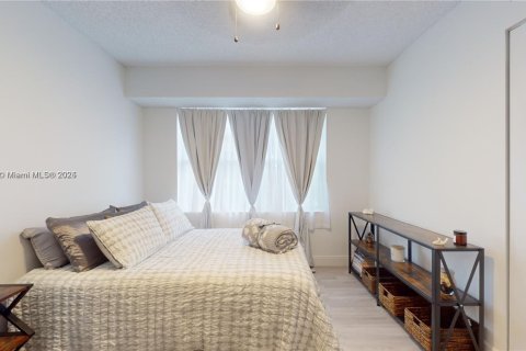 Condo in Sunrise, Florida, 3 bedrooms  № 1788367 - photo 15