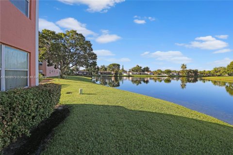 Condo in Sunrise, Florida, 3 bedrooms  № 1788367 - photo 28