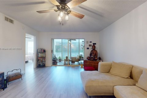 Condo in Sunrise, Florida, 3 bedrooms  № 1788367 - photo 3