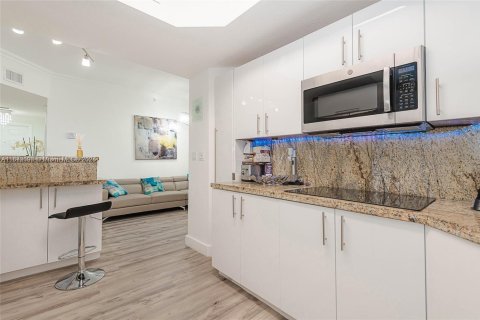 Copropriété à louer à Hialeah, Floride: 3 chambres, 113.34 m2 № 1920331 - photo 6