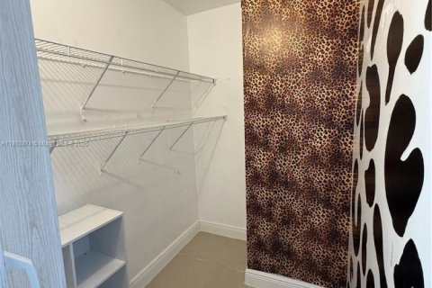 Снять в аренду таунхаус в Хомстед, Флорида 2 спальни, 108.32м2, № 1946232 - фото 10