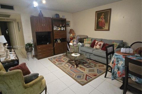 Apartamento en alquiler en Pembroke Pines, Florida, 2 dormitorios, 88.63 m2 № 2030635 - foto 4