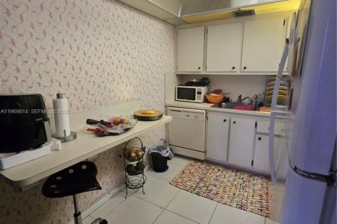 Apartamento en alquiler en Pembroke Pines, Florida, 2 dormitorios, 88.63 m2 № 2030635 - foto 6