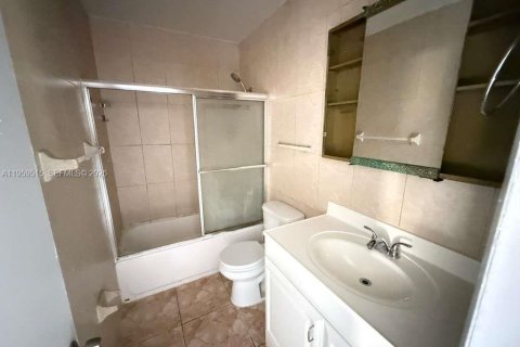 Copropriété à louer à Miami, Floride: 2 chambres, 100.89 m2 № 2017989 - photo 7