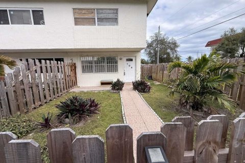 Condo à Miami, Floride, 2 chambres  № 2017989