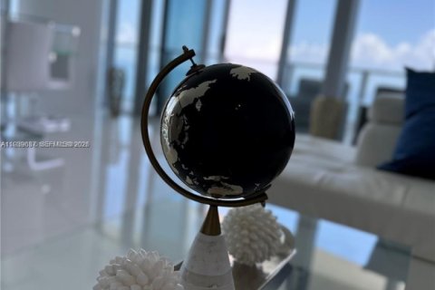 Condo in Hollywood, Florida, 2 bedrooms  № 1996790 - photo 5