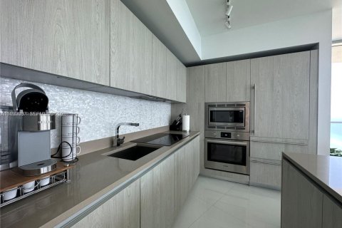 Condo in Hollywood, Florida, 2 bedrooms  № 1996790 - photo 9