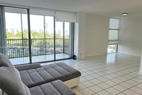 Купить кондоминиум в Авентура, Флорида 1 спальня, 96.43м2, № 1929240 - фото 3