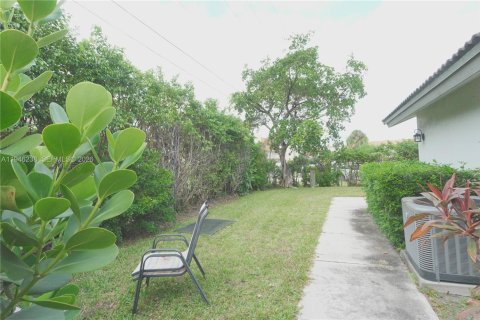 Townhouse in Boca Raton, Florida 2 bedrooms, 125.42 sq.m. № 2002580 - photo 24