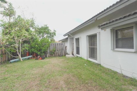 Townhouse in Boca Raton, Florida 2 bedrooms, 125.42 sq.m. № 2002580 - photo 27