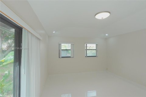 Townhouse in Boca Raton, Florida 2 bedrooms, 125.42 sq.m. № 2002580 - photo 9