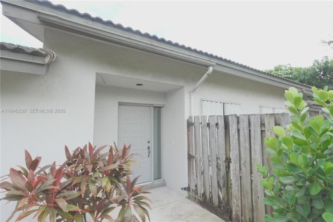 Townhouse in Boca Raton, Florida 2 bedrooms, 125.42 sq.m. № 2002580 - photo 25