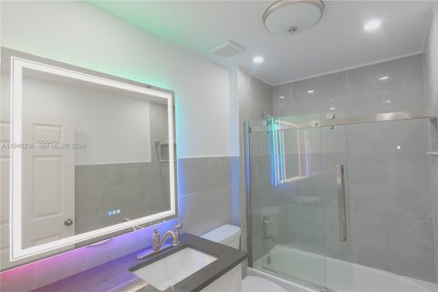 Townhouse in Boca Raton, Florida 2 bedrooms, 125.42 sq.m. № 2002580 - photo 4