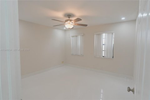 Townhouse in Boca Raton, Florida 2 bedrooms, 125.42 sq.m. № 2002580 - photo 20