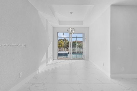 Villa ou maison à vendre à Cape Coral, Floride: 4 chambres, 218.32 m2 № 2252091 - photo 17