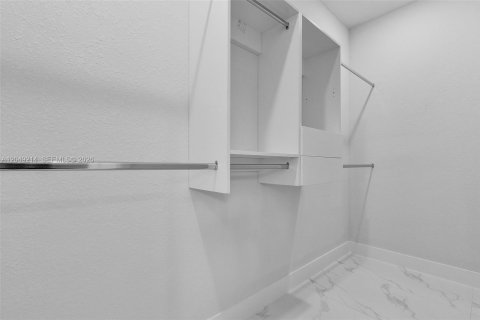 Villa ou maison à vendre à Cape Coral, Floride: 4 chambres, 218.32 m2 № 2252091 - photo 24