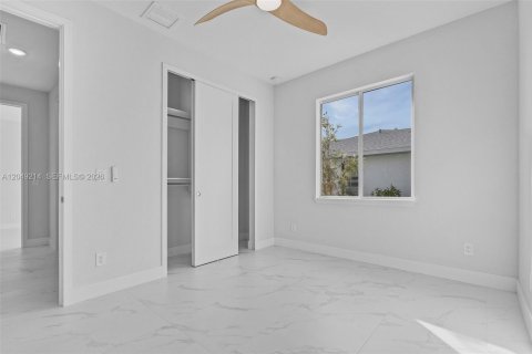 Villa ou maison à vendre à Cape Coral, Floride: 4 chambres, 218.32 m2 № 2252091 - photo 14