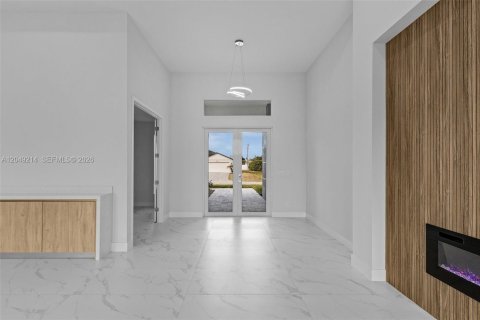 Villa ou maison à vendre à Cape Coral, Floride: 4 chambres, 218.32 m2 № 2252091 - photo 4