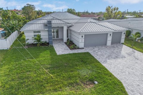 Villa ou maison à vendre à Cape Coral, Floride: 4 chambres, 218.32 m2 № 2252091 - photo 29
