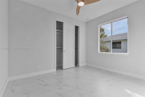 Villa ou maison à vendre à Cape Coral, Floride: 4 chambres, 218.32 m2 № 2252091 - photo 16