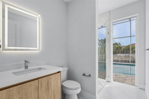 Villa ou maison à vendre à Cape Coral, Floride: 4 chambres, 218.32 m2 № 2252091 - photo 18
