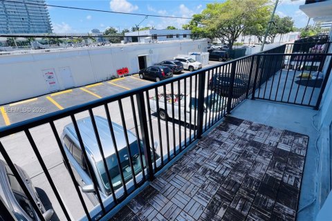 Copropriété à louer à Hallandale Beach, Floride: 1 chambre, 61.13 m2 № 2168998 - photo 15