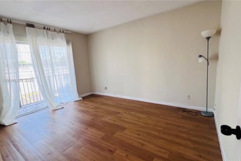 Copropriété à louer à Hallandale Beach, Floride: 1 chambre, 61.13 m2 № 2168998 - photo 14