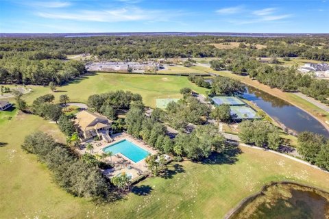 House in Mount Dora, Florida 5 bedrooms, 269.23 sq.m. № 2199866 - photo 2