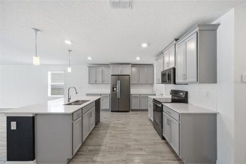 House in Mount Dora, Florida 5 bedrooms, 269.23 sq.m. № 2199866 - photo 7