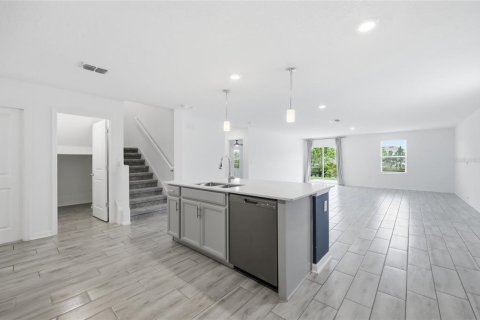 House in Mount Dora, Florida 5 bedrooms, 269.23 sq.m. № 2199866 - photo 11