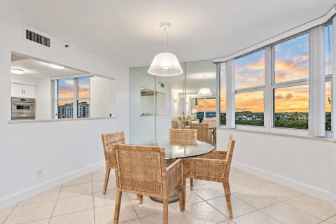 Condo in Highland Beach, Florida, 2 bedrooms  № 2413359 - photo 21