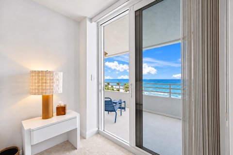 Condo in Highland Beach, Florida, 2 bedrooms  № 2413359 - photo 11