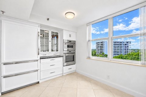Condo in Highland Beach, Florida, 2 bedrooms  № 2413359 - photo 17