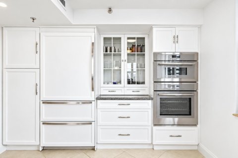 Condo in Highland Beach, Florida, 2 bedrooms  № 2413359 - photo 15