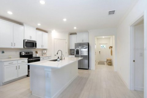 House in San Antonio, Florida 2 bedrooms, 130.53 sq.m. № 1662165 - photo 8