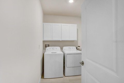 House in San Antonio, Florida 2 bedrooms, 130.53 sq.m. № 1662165 - photo 21