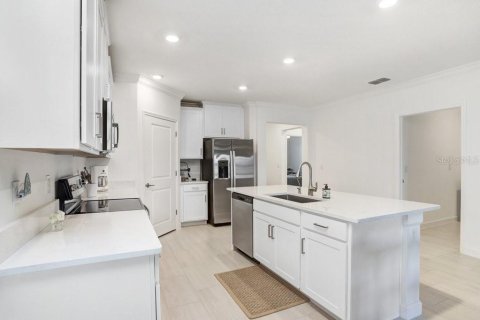 House in San Antonio, Florida 2 bedrooms, 130.53 sq.m. № 1662165 - photo 9