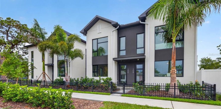 Townhouse in Saint Petersburg, Florida 3 bedrooms, 147.9 sq.m. № 2238532