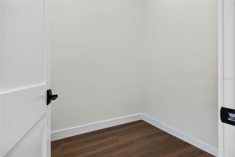 Townhouse in Saint Petersburg, Florida 3 bedrooms, 147.9 sq.m. № 2238532 - photo 25