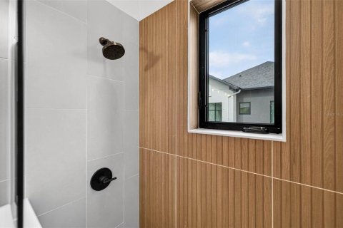 Townhouse in Saint Petersburg, Florida 3 bedrooms, 147.9 sq.m. № 2238532 - photo 24