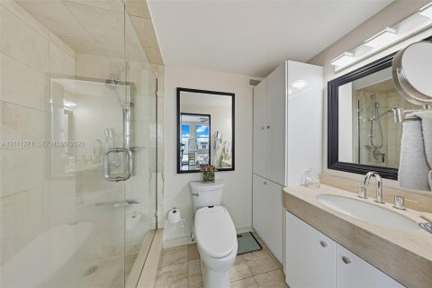 Copropriété à vendre à Coral Gables, Floride: 2 chambres, 119.84 m2 № 2439404 - photo 19