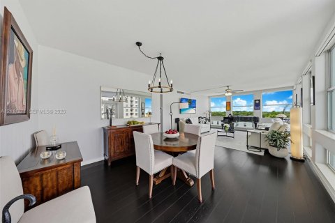 Copropriété à vendre à Coral Gables, Floride: 2 chambres, 119.84 m2 № 2439404 - photo 6